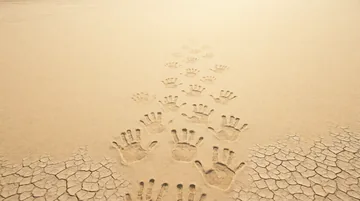 消防救护员 【暖沙底色·同行】（AI绘画完成）