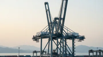起重装卸机械操作工 党建PPT背景图 【匠心筑基·红色引擎】